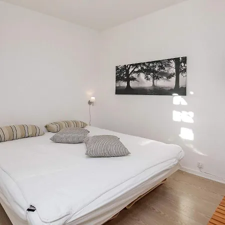 6 Person Holiday On A In Apartment *